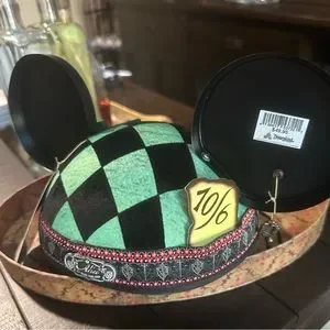 Disney LE 500 Alice in Wonderland Mickey Ears s-l400.jpg main image 3